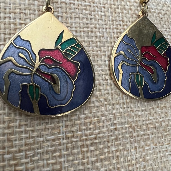 Inlay Modern Design Pierced Earrings - Picture 4 of 4